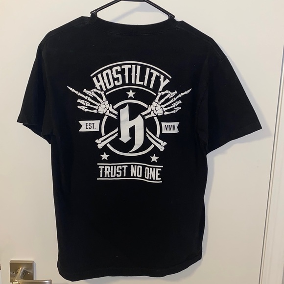 Black and white hostility trust no one T-shirt - Picture 1 of 5